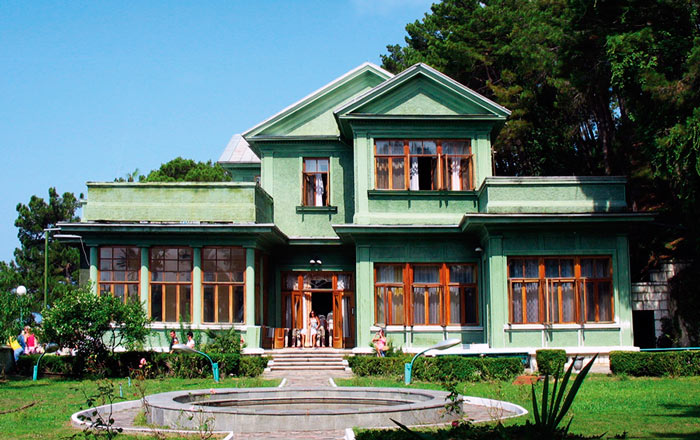Дача И. В. Сталина на Рице. Источник: abkhazia.ru Дача И. В. Сталина на Рице. Источник: abkhazia.ru