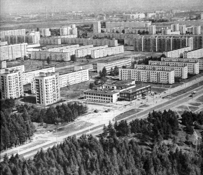 Здание больницы Кировского завода
