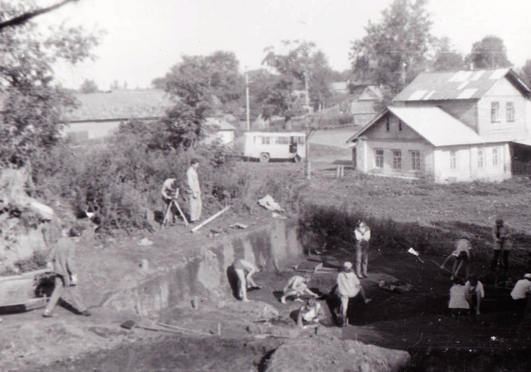 Раскопки в Старой Ладоге, лето 1993 года Раскопки в Старой Ладоге, лето 1993 года