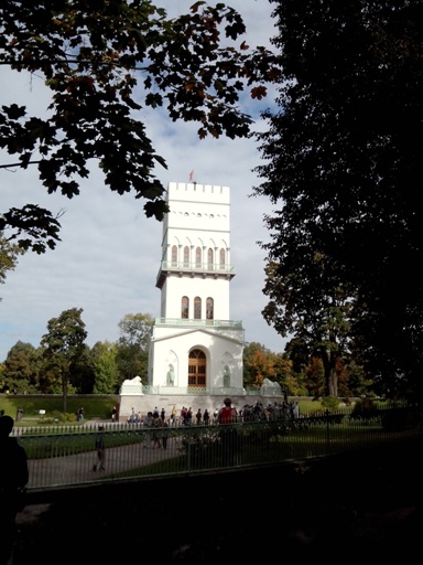Пушкин. Павильон Белая башня в Александровском парке
